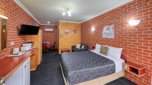 Tumut Hotel | Elms Motor Inn