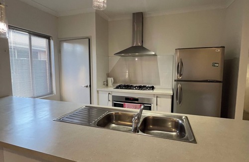 Upper Swan House | Elshaddai homes B