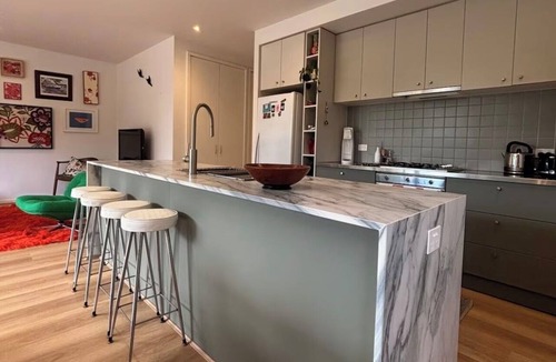 Elwood Apartment | Elwood spacious gem