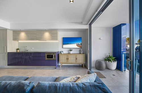 Alexandra Headland Apartment | Elysee Beachside 1 Bedroom Apartment
