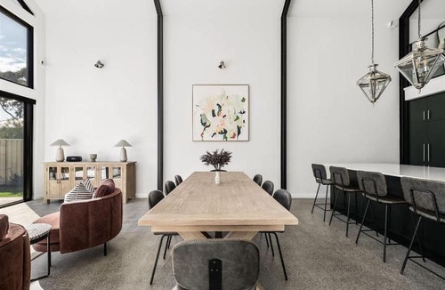 Dunsborough House | Ember and Aqua - Luxury Barnhouse on the Golf Course