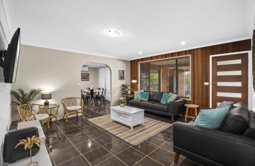 Emerald Beach Apartment | Emerald Hub 1