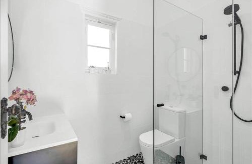Mile End House | Emilias' Place - Mile End City Fringe