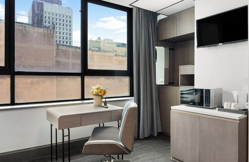 Adelaide Central Business District Hotel | Eminence on Bank
