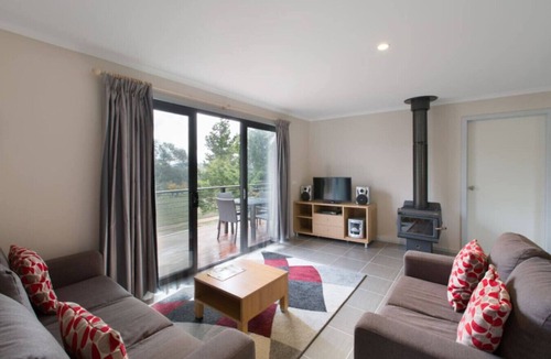 Jindabyne Cottage | Emu`s Rest at Touchdown Cottages