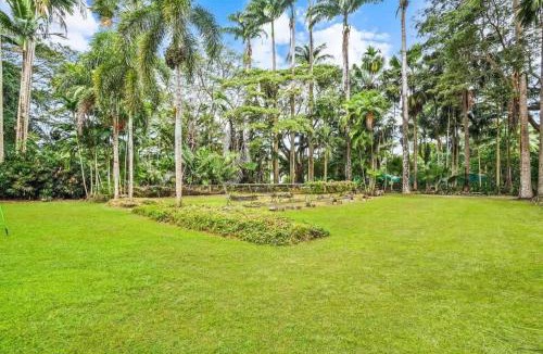 Mowbray House | Enchanted Garden Escape