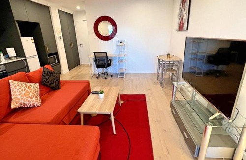 Reid Apartment | Enchanting in Red - 1bd 1bth 1csp