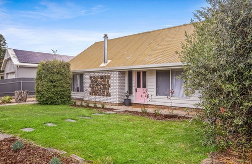 Encounter Bay House | Encounters Cabin (pet friendly)