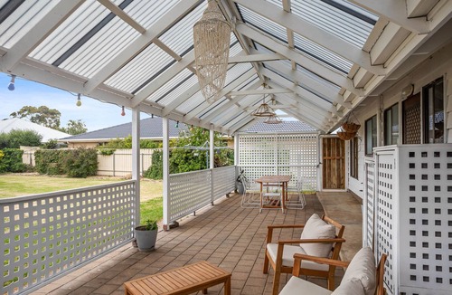 Encounter Bay House | Encounters Cabin (pet friendly)