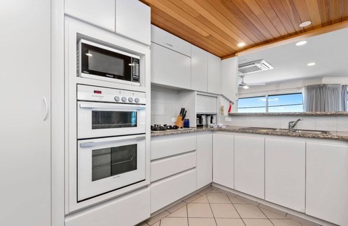 Marmion House | Endless Summer - The Reefs!