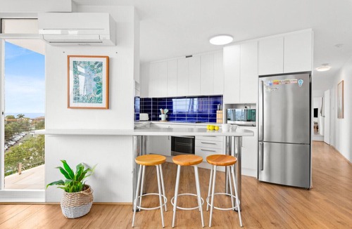 Bondi Apartment | Endless Views by Sydney Dreams + Parking