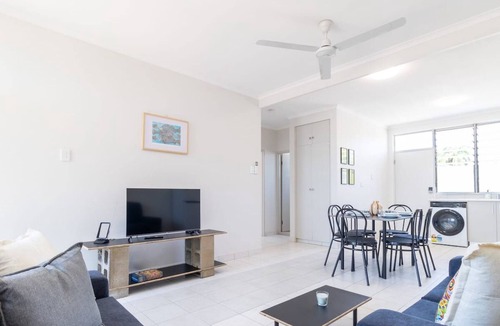 Rapid Creek Apartment | Enjoy affordable accomodation a short walk away from the stunning Nightcliff foreshore