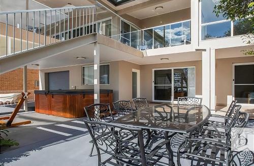 Summerland Point House | Enjoy Lazy Daze