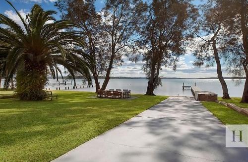 Summerland Point House | Enjoy Lazy Daze