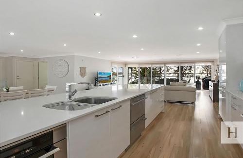Summerland Point House | Enjoy Lazy Daze