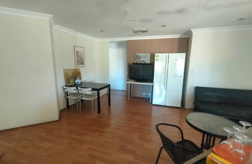 Heathridge Villa | Enjoyable 1-bedroom house with AC in charming Heathridge