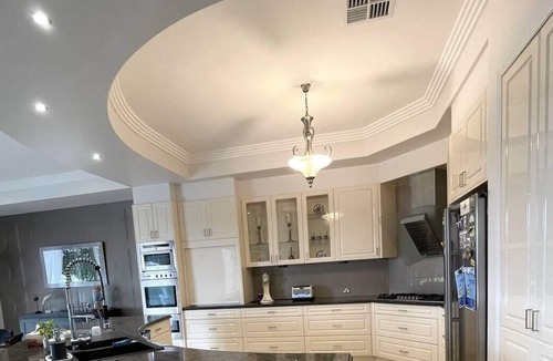 Wynnum North House | Entertain Every Family Member!