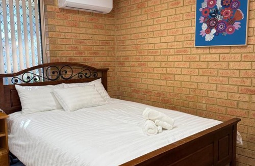 Wonthella Apartment | Entire 2 bedrooms unit