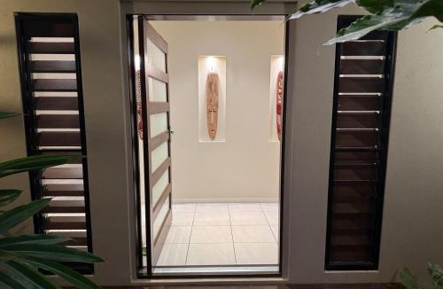 Palm Cove House | Entire 4 bedroom home in Palm Cove
