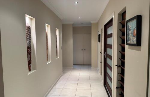 Palm Cove House | Entire 4 bedroom home in Palm Cove