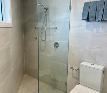 Lake Illawarra House | Entire Attached Granny Flat Home - Sleeps 4