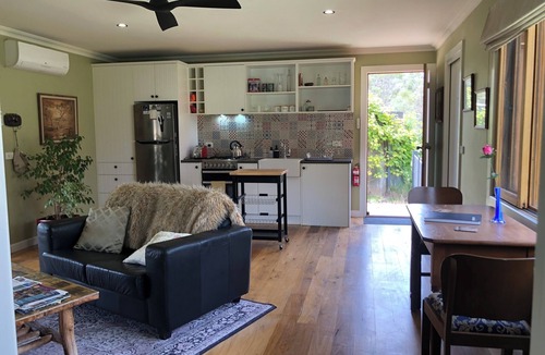 Yea Cabin | Entire Home. Wineries, Rivers, Fishing, High Country,