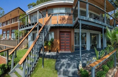 Wamberal House | Entire Lower Deck - Wamberal Beach Views