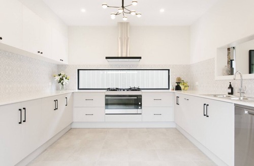 Brighton House | Entire Luxury Townhouse - 5BR - 3BTH