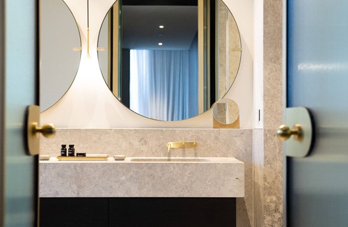 Adelaide Central Business District Hotel | Eos by SkyCity
