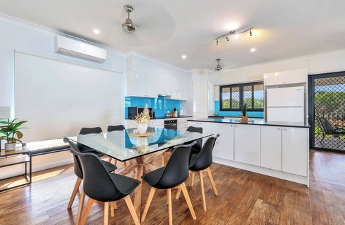 Rosebery House | Epic Elevated Escape 5 Bedrooms Saltwater Pool