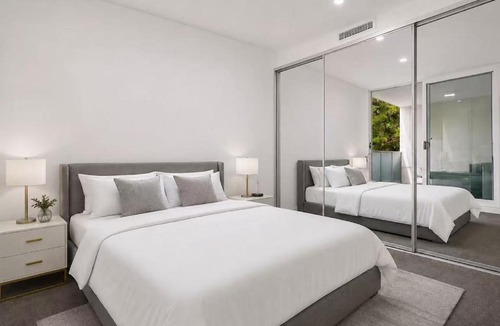 Epping Apartment | Epping Central 2BR Apt, Near to Metro & Coles,Free parking
