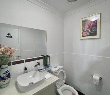 Victoria Park House | Equitice Spring Moonlight Villa - Shared Property