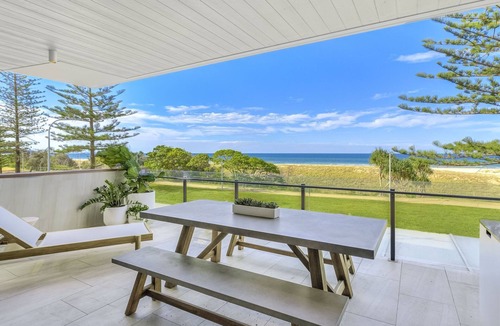 Bilinga Apartment | Escape 201 - Beachfront Luxury in Bilinga/North Kirra - Linen Provided