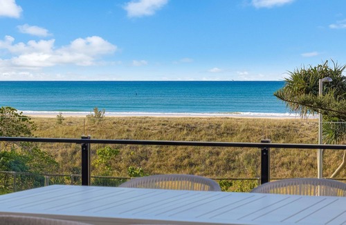 Bilinga Apartment | Escape 202 - Beachfront Luxury in Bilinga - Linen Provided - Min. 3 Night Stays