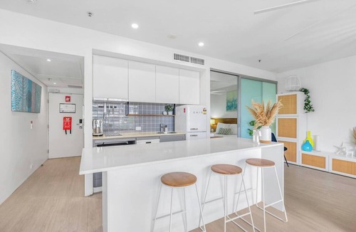 Cairns Central Business District Apartment | Escape at Harbour Lights Poolside Chic in the City
