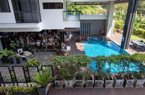 Kram Apartment | Escape Condominium By A property