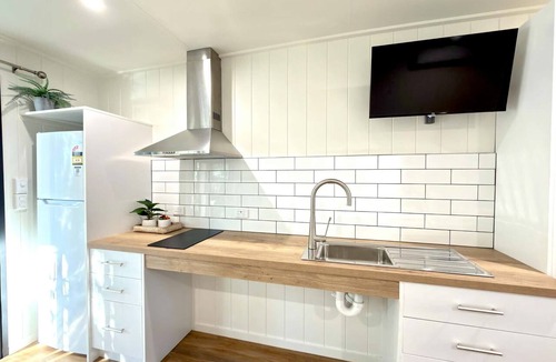 Esk Cabin | Esk Caravan Park & Motel