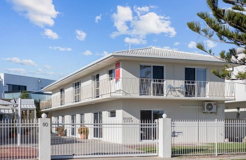 West Beach Apartment | Esplanade Apartments | Ocean View Beachfront | West Beach