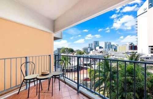 Darwin City Centre Apartment | Esplanade Escapade - Modern Living & Resort Ease