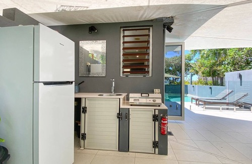 Horseshoe Bay House | Essence Beachfront Retreat