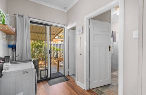 Falcon Cottage | Estuary cottage, tranquil for that much needed get away.