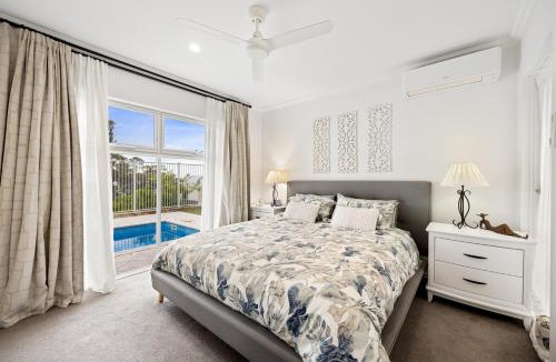 Dawesville House | Estuary Poolside Escape in Dawesville Mandurah