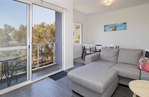Falcon Apartment | Estuary Waterfront - Upstairs with a small Balcony