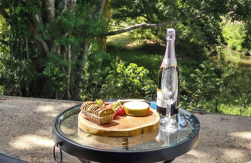 Eudlo Cabin | Eudlo Valley Glamping - Luxury pet-friendly tent stay!