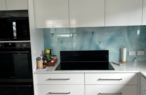 Burnett Heads House | Eureka@BurnettHeads Sleeps 6 + 2 . Pet friendly fenced yard