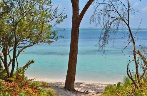 Corlette House | Evan's Retreat, 5 Sandy Point Road - cottage across the road from Sandy Point Beach