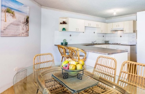 Bongaree Apartment | Everything You Need Including a Pool