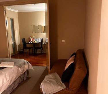 Sandhurst House | Exclusive B and B room