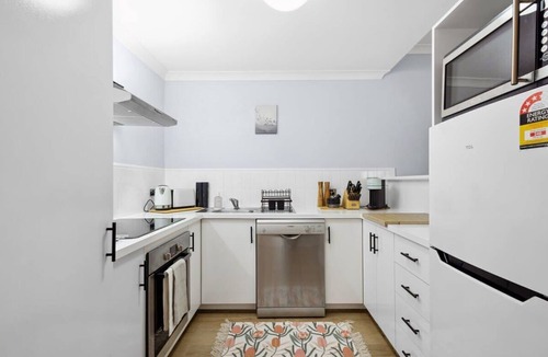 Northbridge Apartment | Exclusive Northbridge Apt Near to RAC Arena