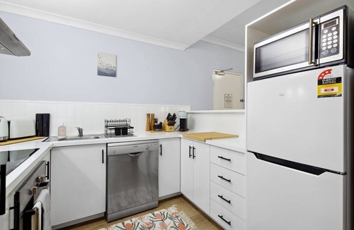 Northbridge Apartment | Exclusive Northbridge Apt Near to RAC Arena